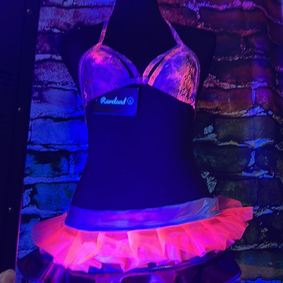 NWT Caged Faux snake print Rave Top - Picture 11 of 12